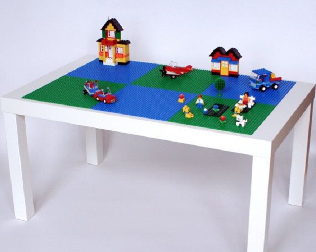 table pour jouer au lego