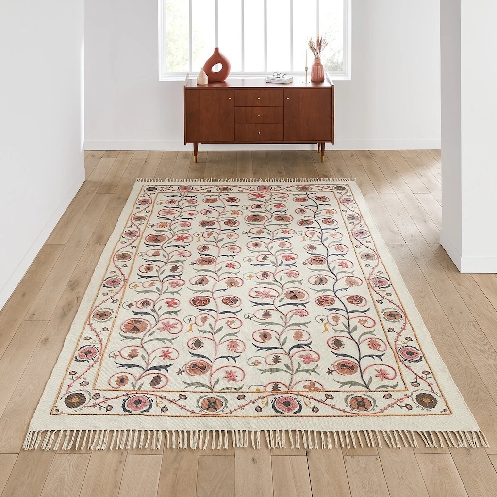 tapis fleuri fond blanc