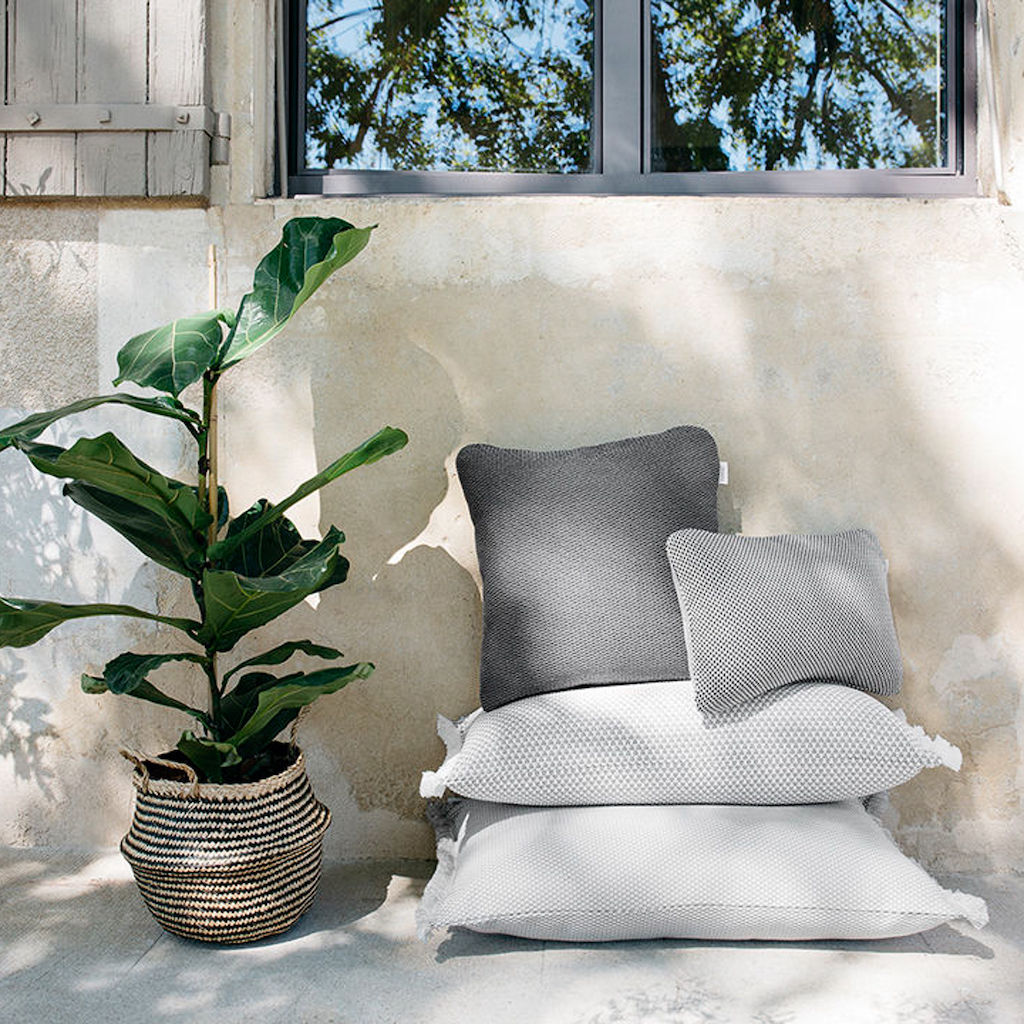 coussin de jardin noir et blanc