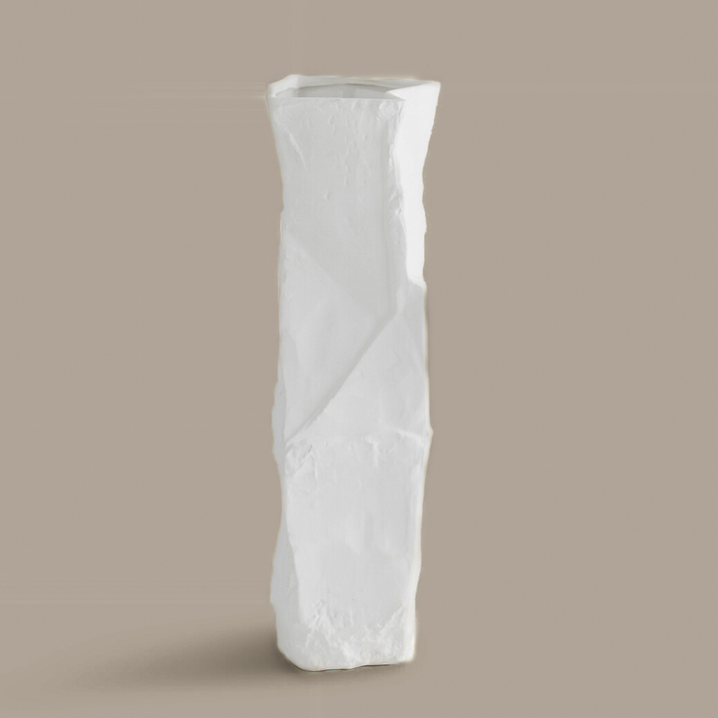 vase en céramique façon papier froissé