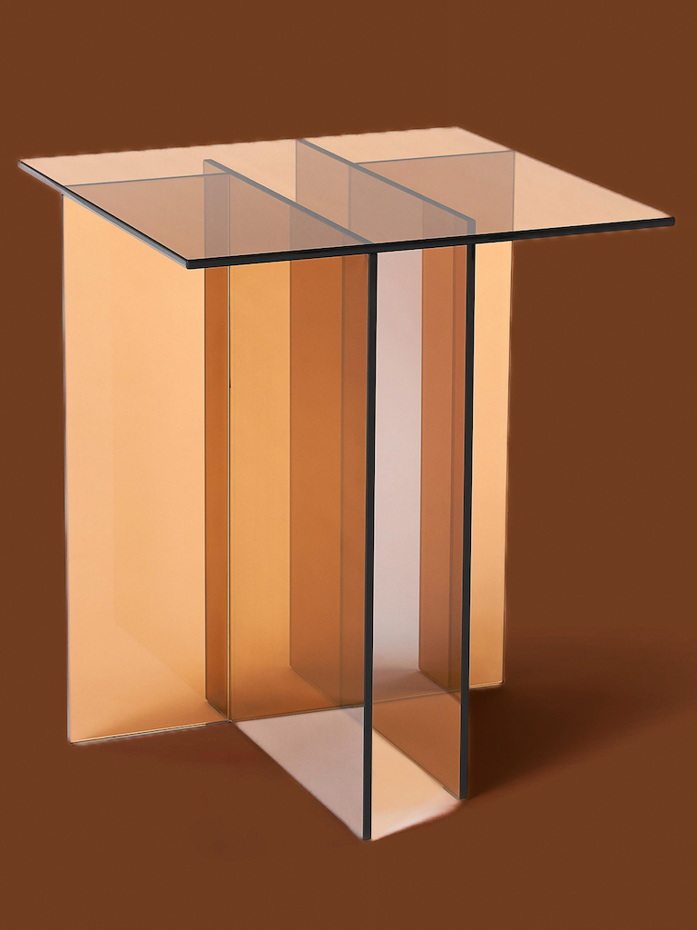 table d'appoint en verre teinté orange