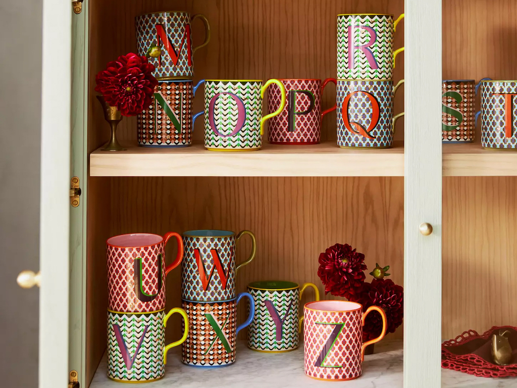 tasse alphabet graphique multicolore