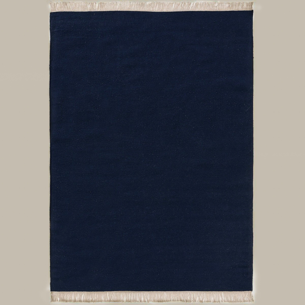 tapis bleu marine